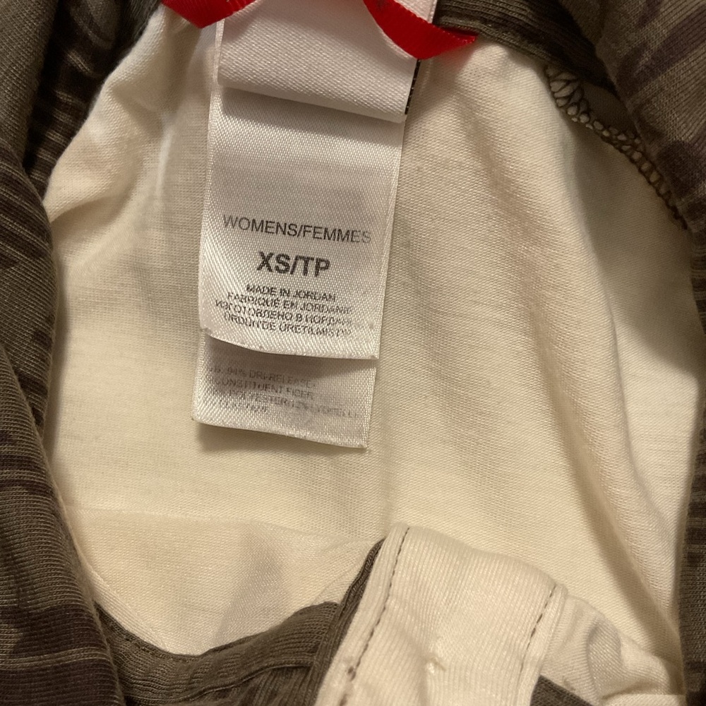 The North Face Women’s Henley Pullover Hoodie Ivory - Picture 10 of 12